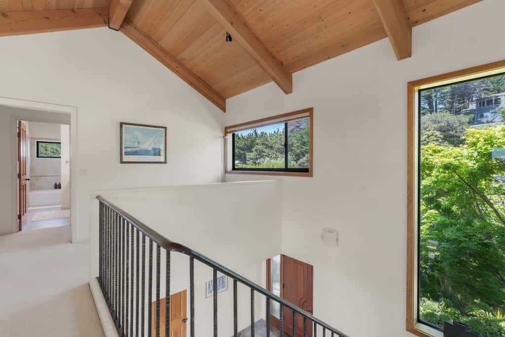 Nowell House - Stunning Oceanfront Sea Ranch home in West Meadow, private hot tub & 3-ensuite bedrooms