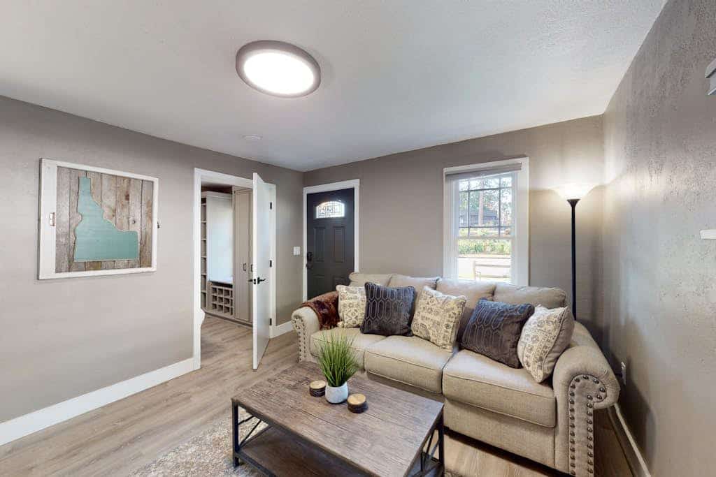 Two Private Cottages, One Shared Backyard—Perfect for Groups Who Want Space & Connection

Your private gateway to downtown Coeur d'Alene starts here: two fully independent side-by-side cottages with zero shared walls, each with its own kitchen, bathroom, and entrance. Sleep 8 guests across 3 bedrooms while maintaining the independence every group craves. Blocks from restaurants, under 15 minutes' walk to City Beach, and a shared fire pit where both families naturally gather each evening. This is group travel solved.