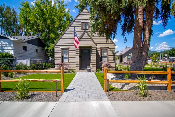 Two Private Cottages, One Shared Backyard—Perfect for Groups Who Want Space & Connection
Your private gateway to downtown Coeur d'Alene starts here: two fully independent side-by-side cottages with zero shared walls, each with its own kitchen, bathroom, and entrance. Sleep 8 guests across 3 bedrooms while maintaining the independence every group craves. Blocks from restaurants, under 15 minutes' walk to City Beach, and a shared fire pit where both families naturally gather each evening. This is group travel solved.