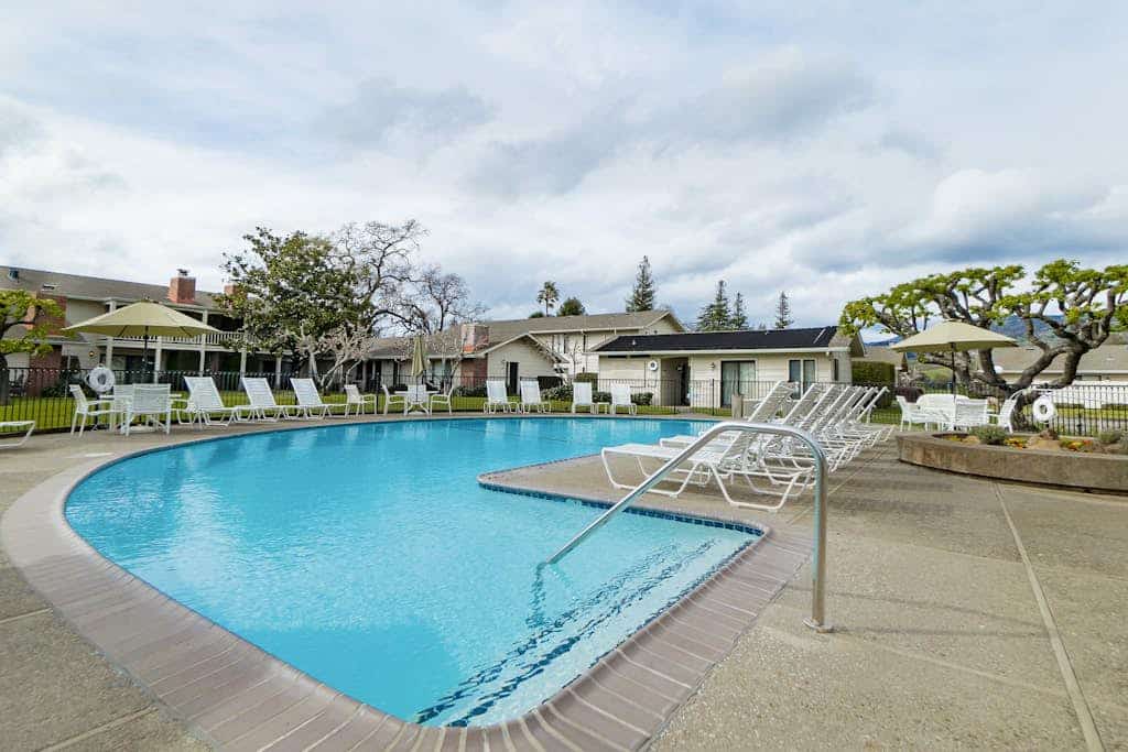 Sip morning coffee on the patio as the dawn round tees off across the Silverado fairway, then walk to Silverado Market & Bakery before a day on the Silverado Trail. This upgraded ground-floor 1BR condo sleeps 2 in a king bed, with a gas fireplace, golf course views, and a shared community pool steps from the door.