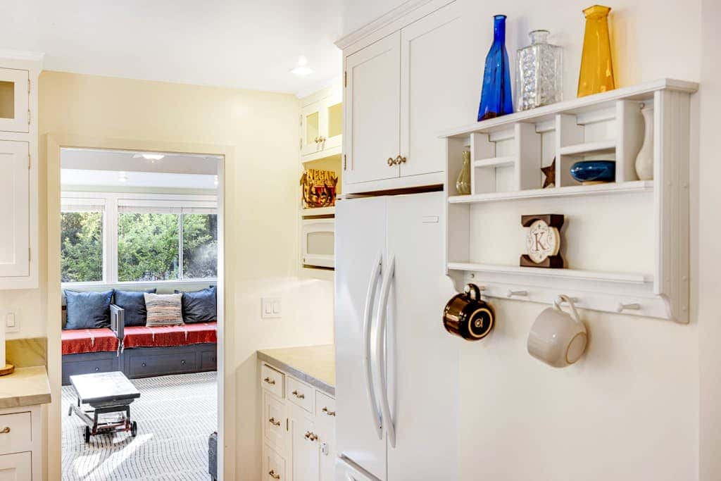 Cloverdale Creekside Retreat - Cloverdale Dog-Friendly Riverfront Cottage with Deck