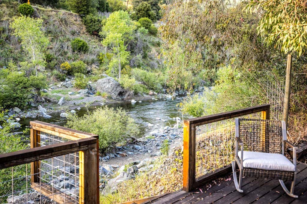 Cloverdale Creekside Retreat - Cloverdale Dog-Friendly Riverfront Cottage with Deck