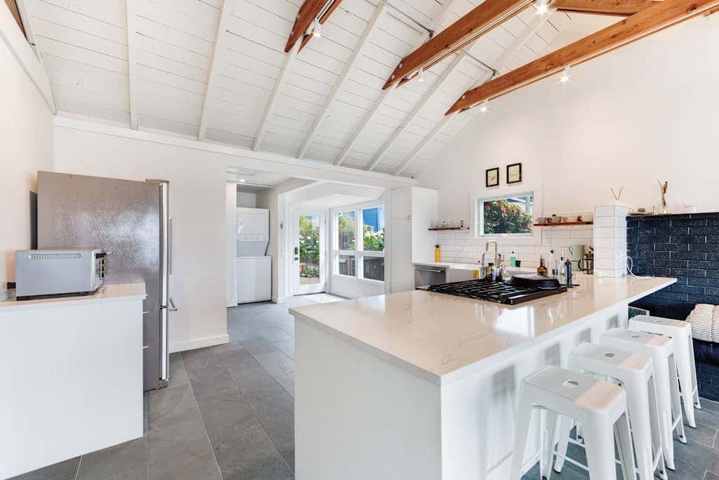 Surfer's Paradise - Bodega Harbour Dog-Friendly Bay View Bungalow with Sauna