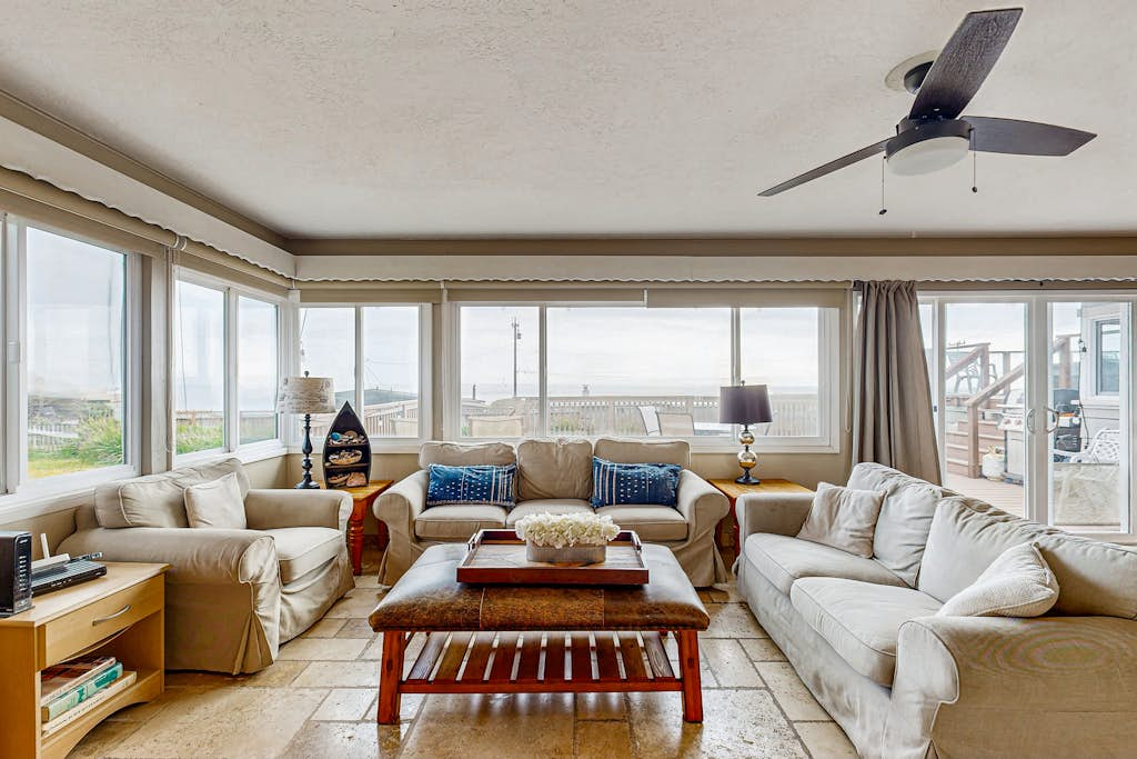 Cozy Carmet Cottage - Bodega Bay Dog-Friendly Oceanview Cottage with Hot Tub