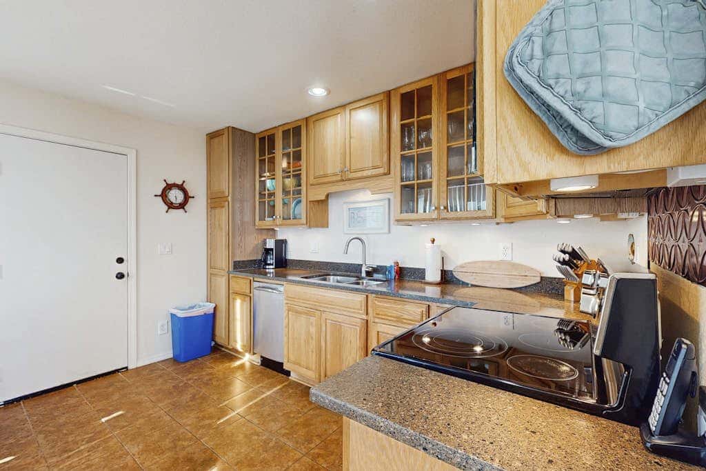 Coastal Dream - Bodega Bay Dog-Friendly Ocean-View Cottage with Hot Tub