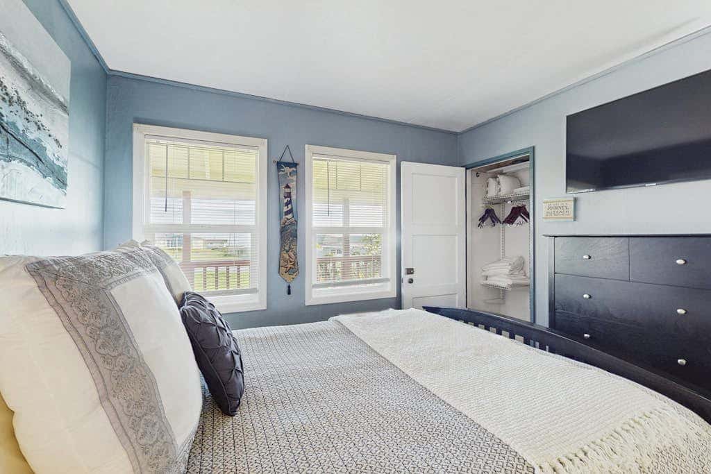 Coastal Dream - Bodega Bay Dog-Friendly Ocean-View Cottage with Hot Tub