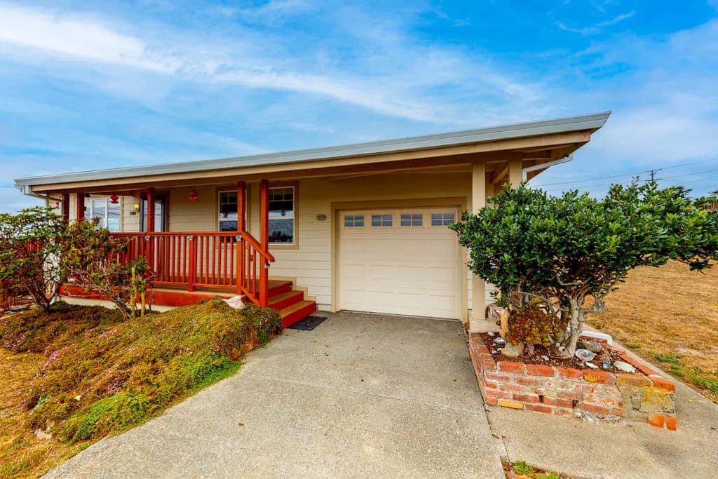 Coastal Dream - Bodega Bay Dog-Friendly Ocean-View Cottage with Hot Tub