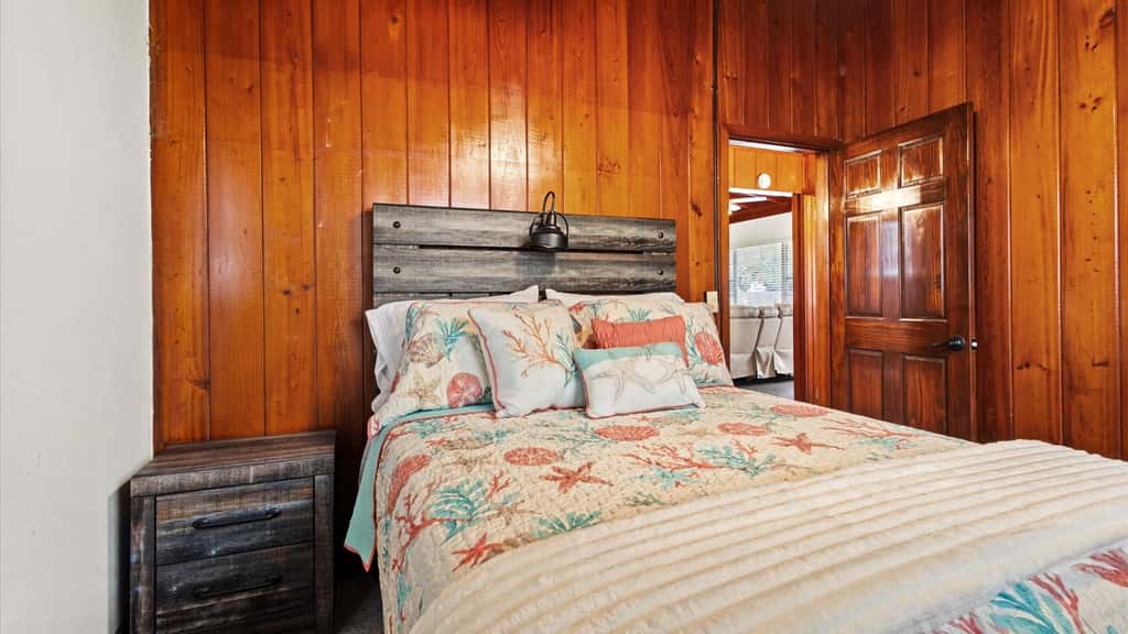Cozy Coastal Cabin