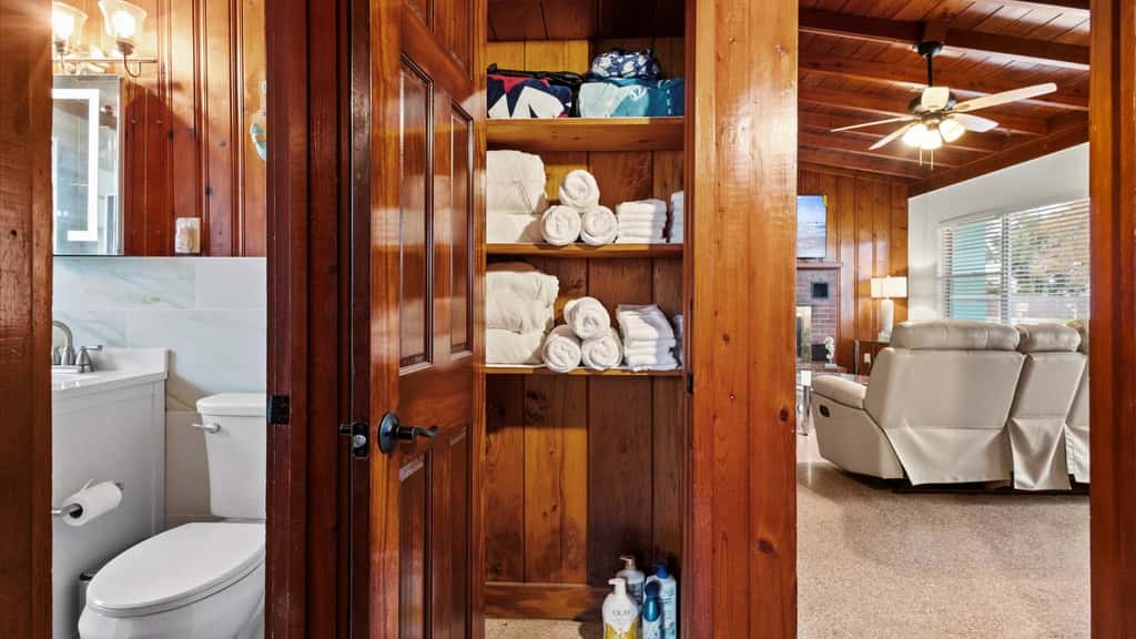 Cozy Coastal Cabin
