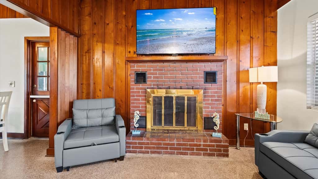 Cozy Coastal Cabin
