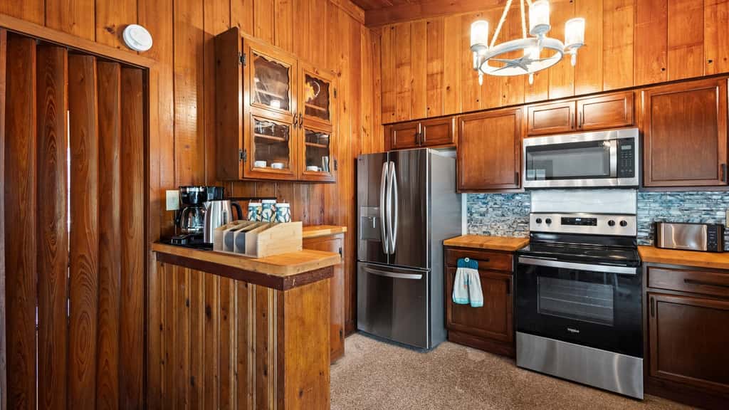Cozy Coastal Cabin