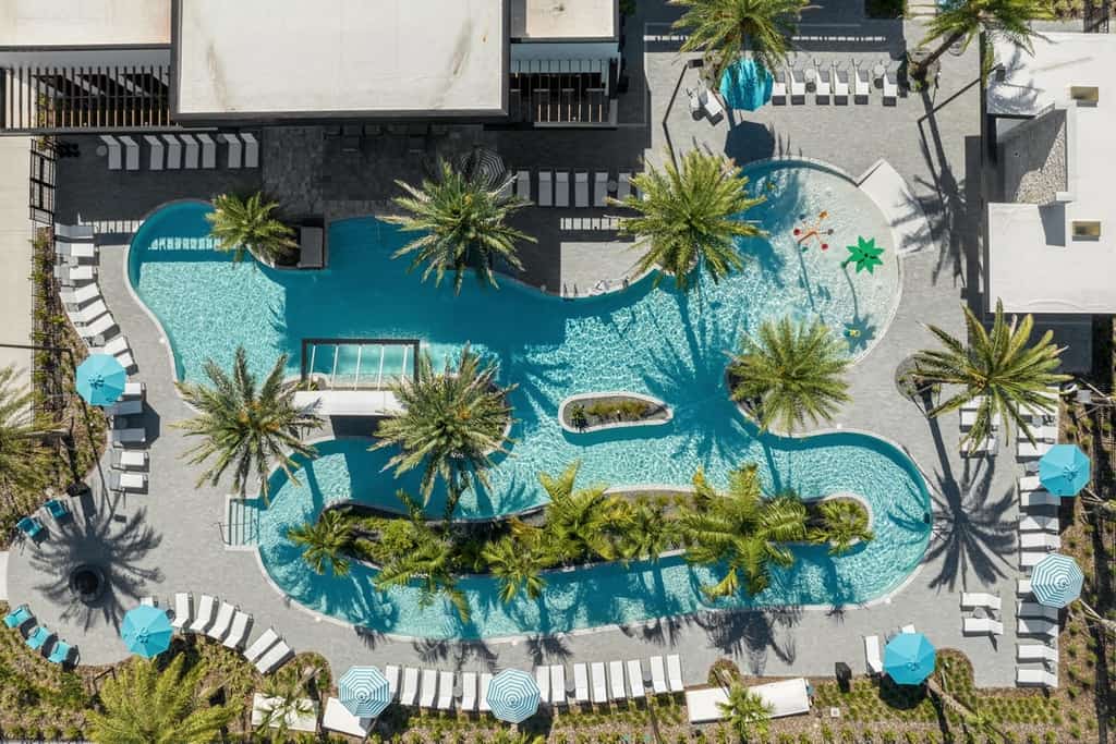 Paradiso's Luxurious New Home w 15 Ensuites