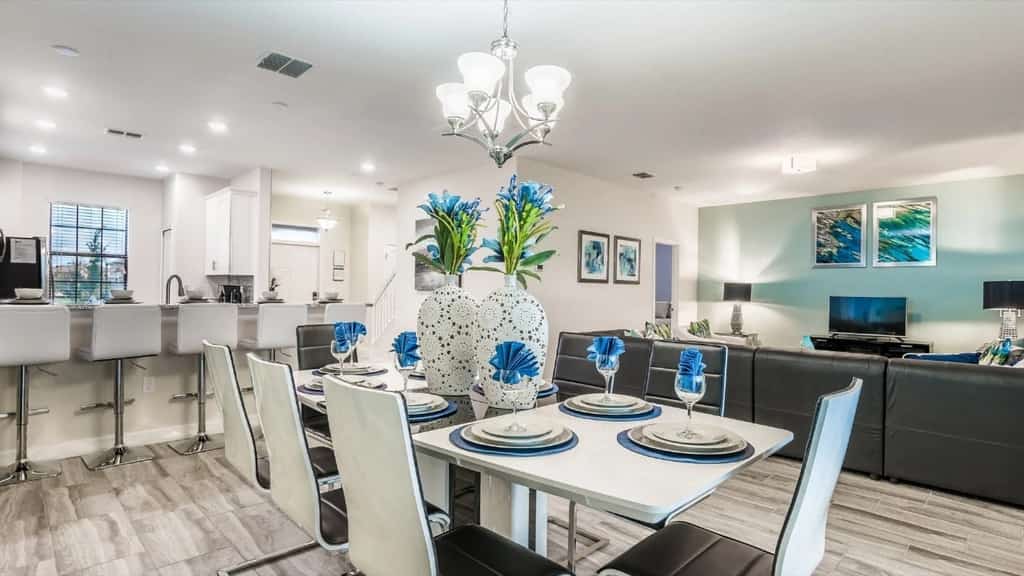 Comfy Vacation Home, Private Pool!