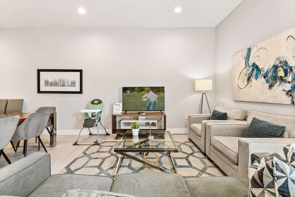 Ultra convenient stay > 5 min to Disney