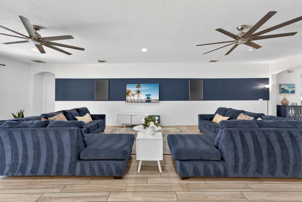14BR Mansion Pool Theater Sleeps 39