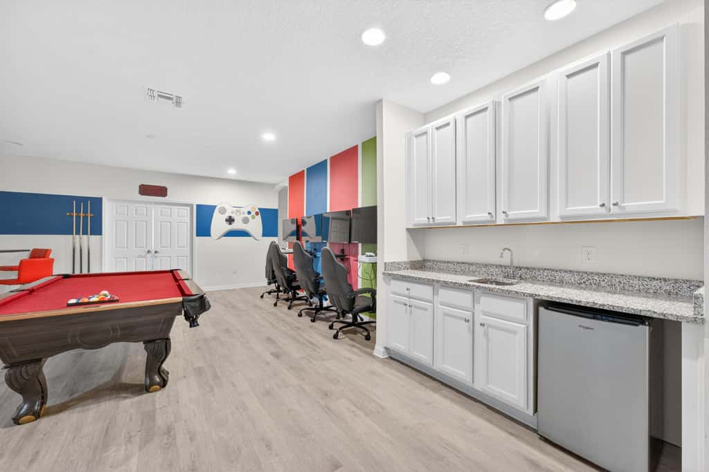 14BR Mansion Pool Theater Sleeps 39