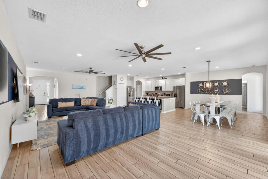 14BR Mansion Pool Theater Sleeps 39