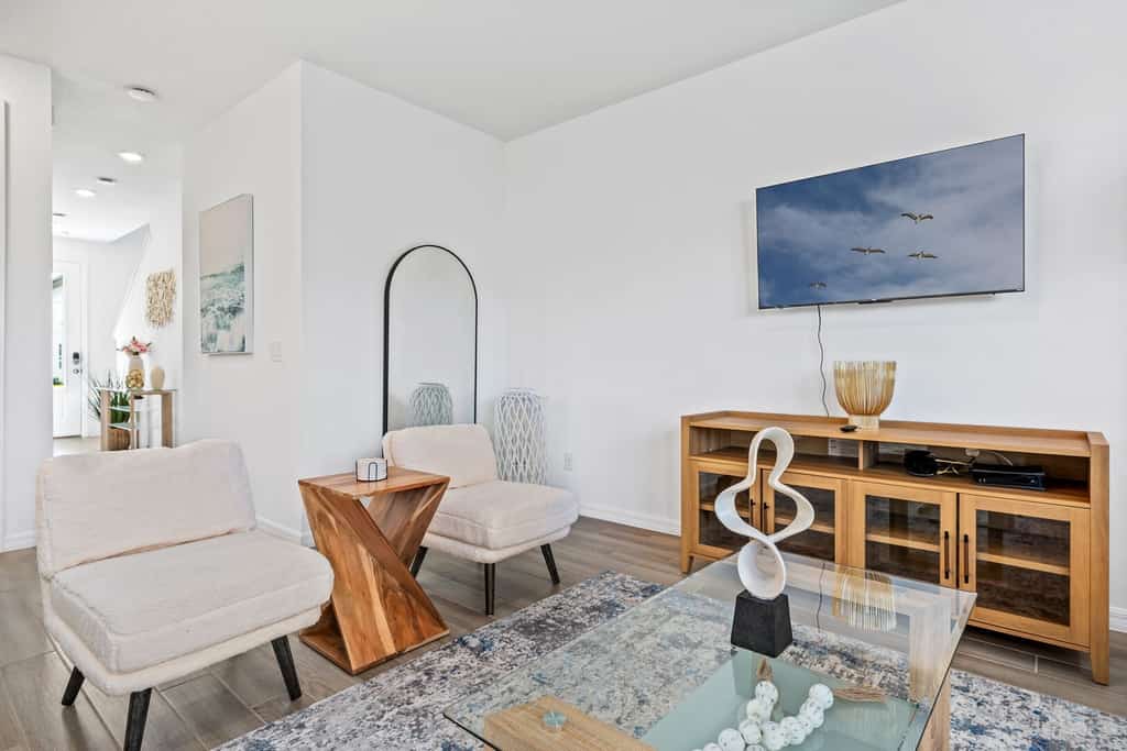 Lovely Townhome| Sleeps 8