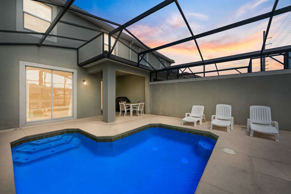 Chic Resort Getaway – 15 Min to Disney