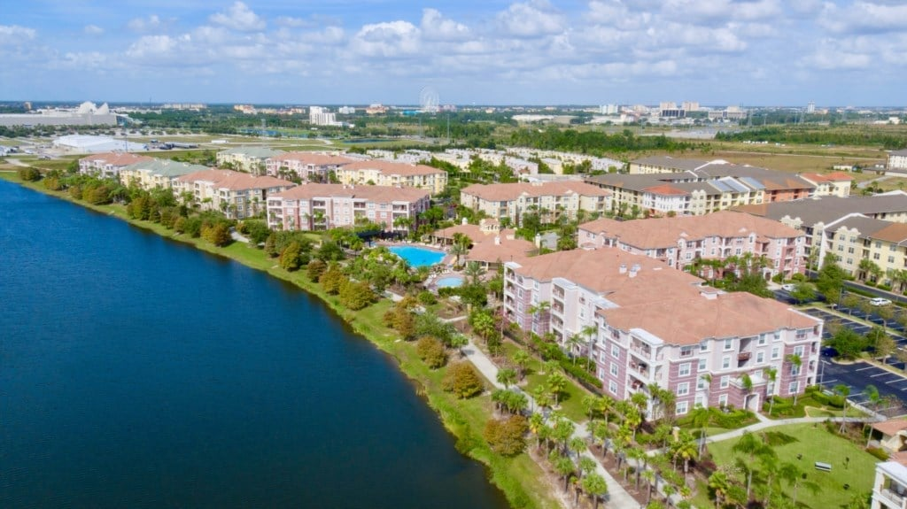 Spacious Condo Close to Universal