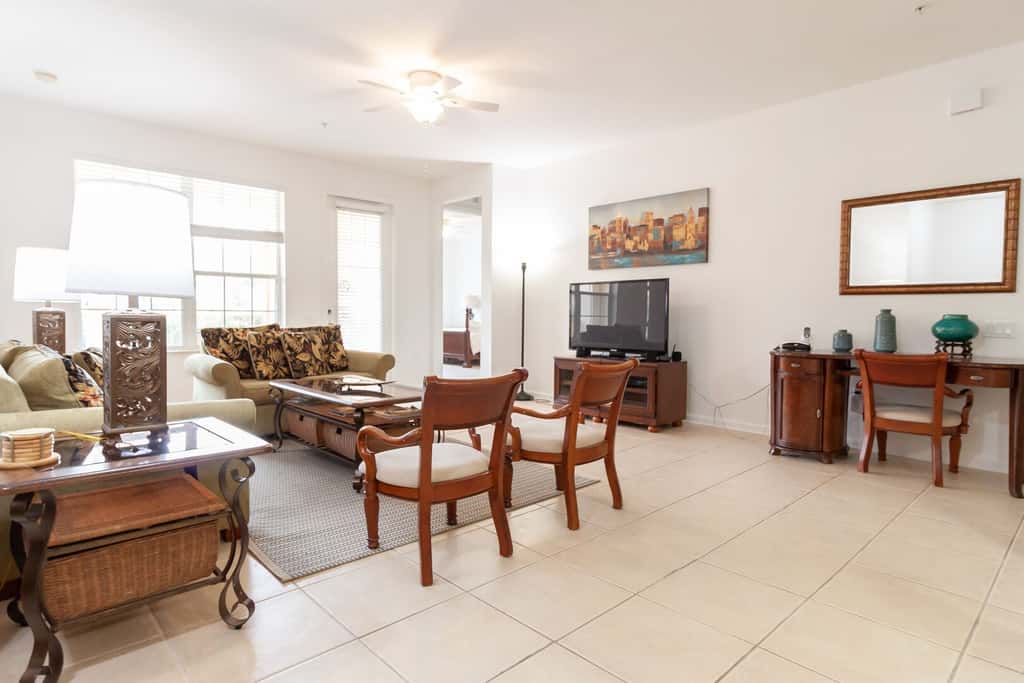 Spacious Condo Close to Universal