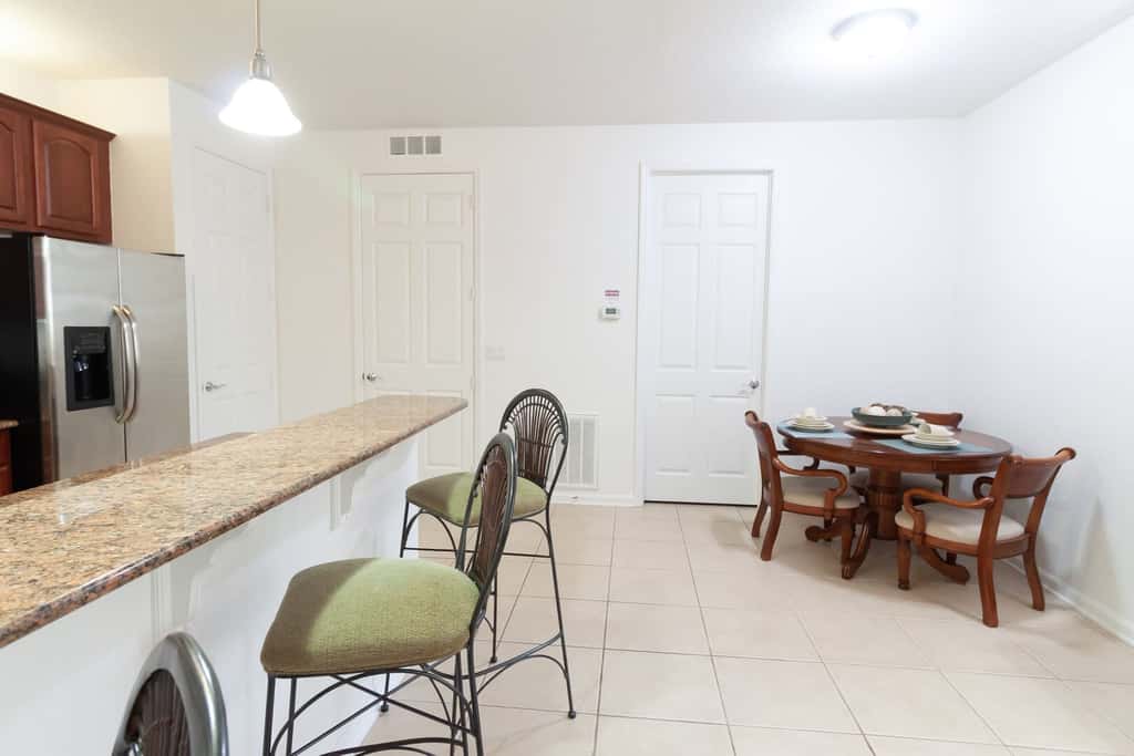 Spacious Condo Close to Universal