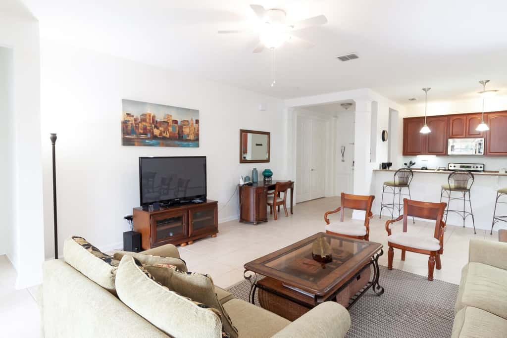 Spacious Condo Close to Universal
