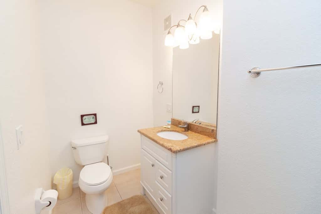 Spacious Condo Close to Universal