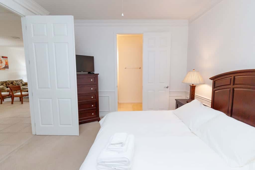 Spacious Condo Close to Universal