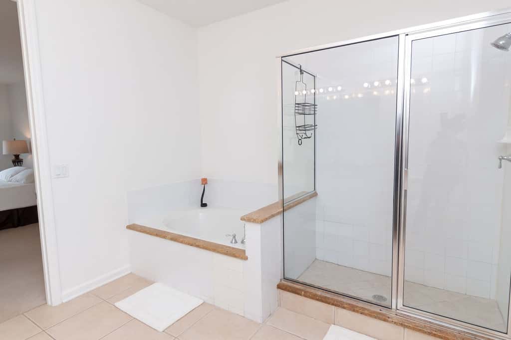 Spacious Condo Close to Universal