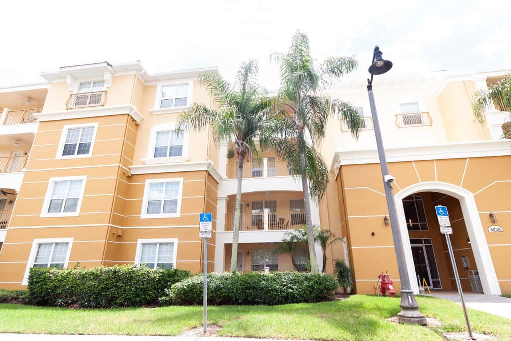 Spacious Condo Close to Universal