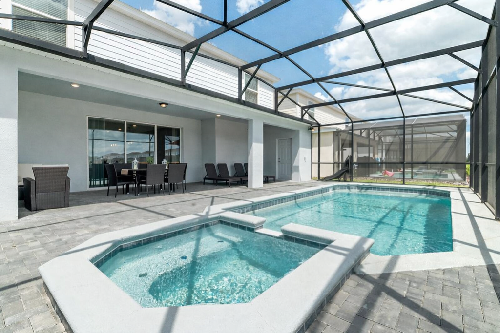 Spacious & Gated House at Davenport