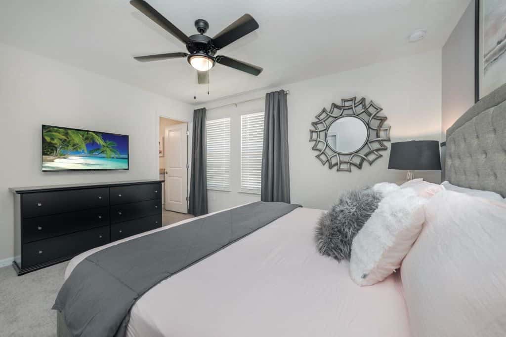 Spacious & Gated House at Davenport
