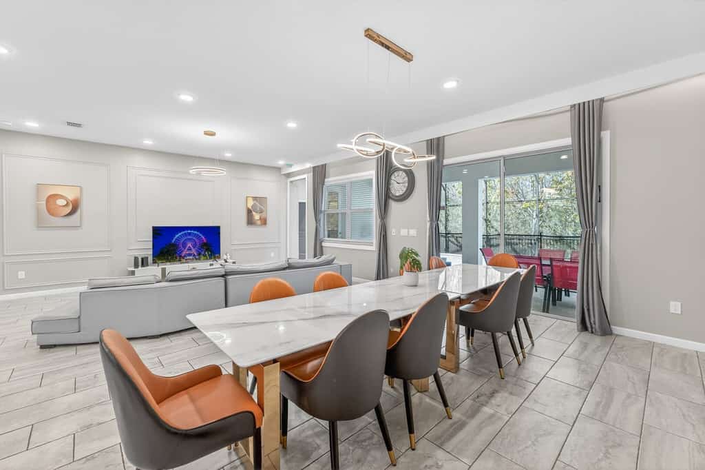 Huge Family Home! Sleeps 26!