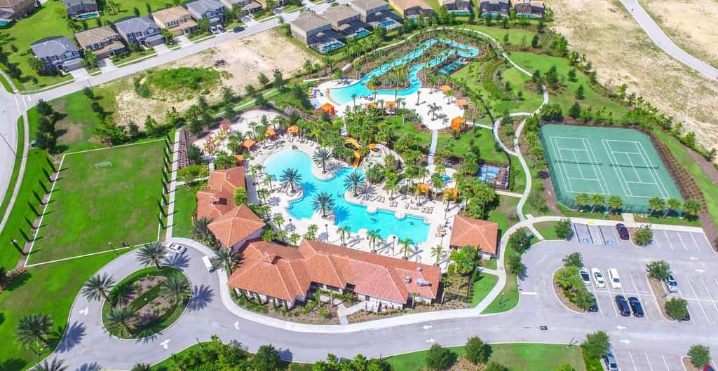 Spacious 5-Bedroom Villa with Private Pool in Davenport