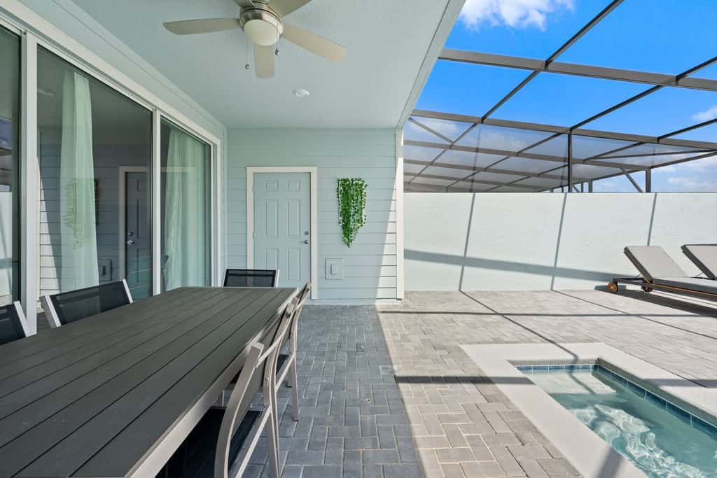 Stay in Townhome at Davenport
