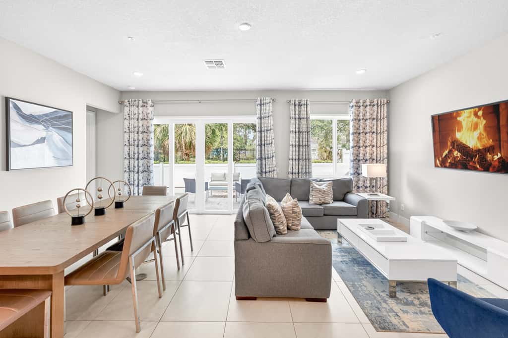 Spacious Group Stay at Reunion