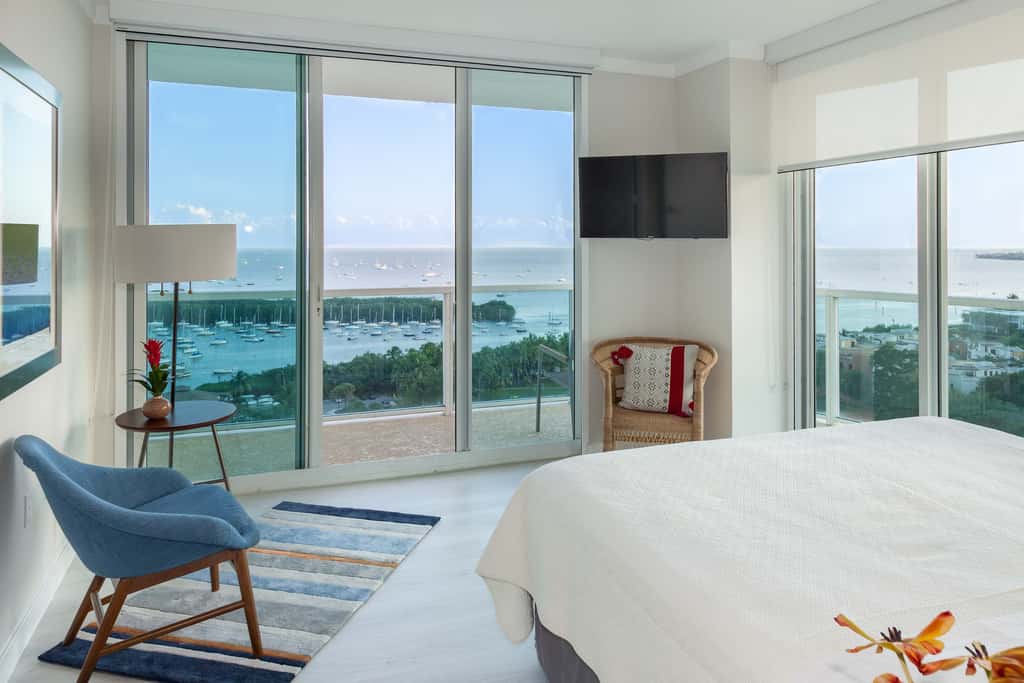 Marina View Apartment w/ Dual Balconies