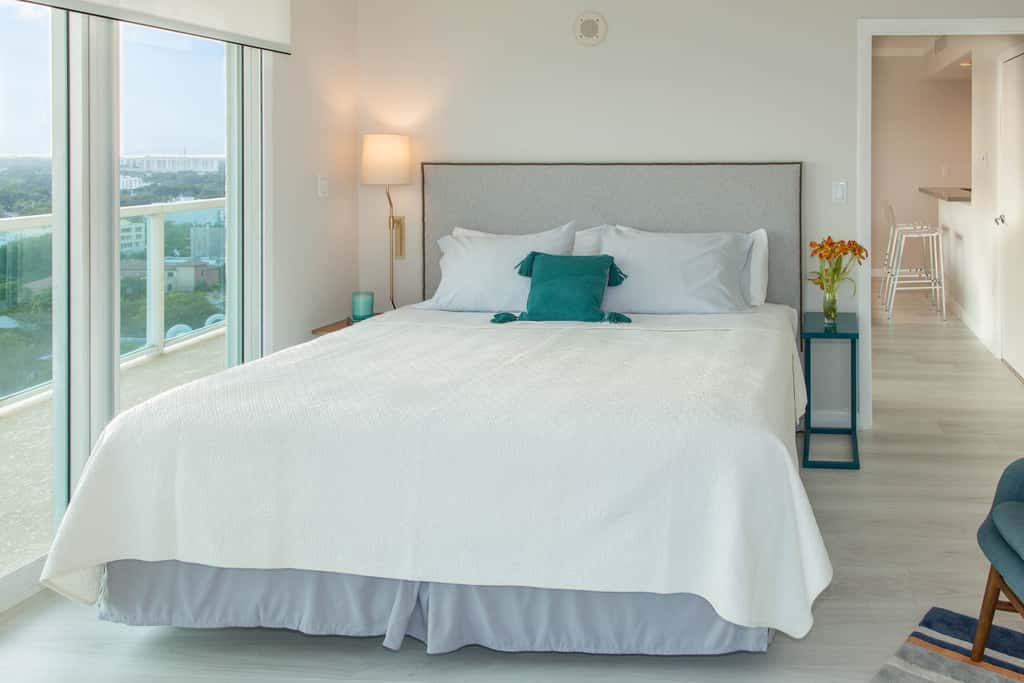 Marina View Apartment w/ Dual Balconies