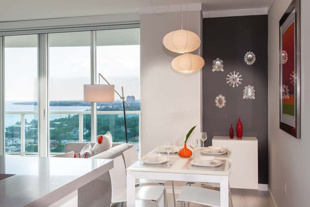 Marina View Apartment w/ Dual Balconies