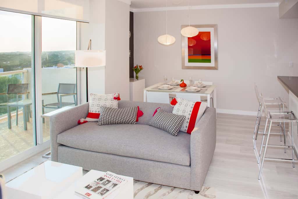 Marina View Apartment w/ Dual Balconies