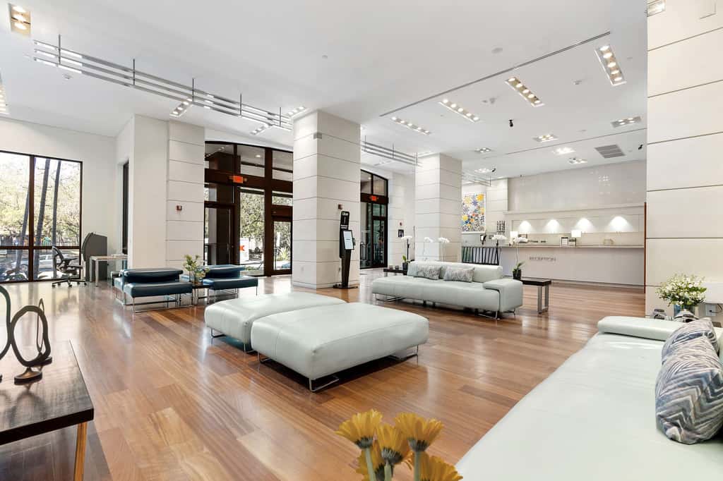 Modern Grove Residence | Quiet & High-Floor