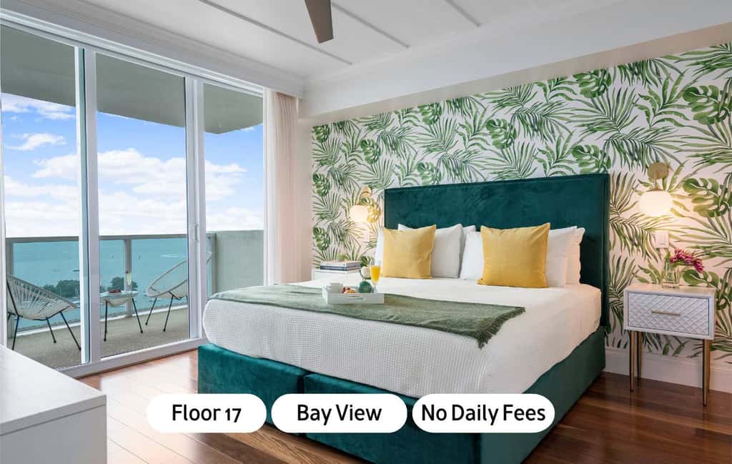 Panoramic Views Residence with Private Balcony