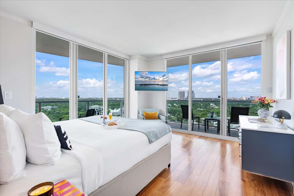 Panoramic View 1BR Apartment - Coconut Grove