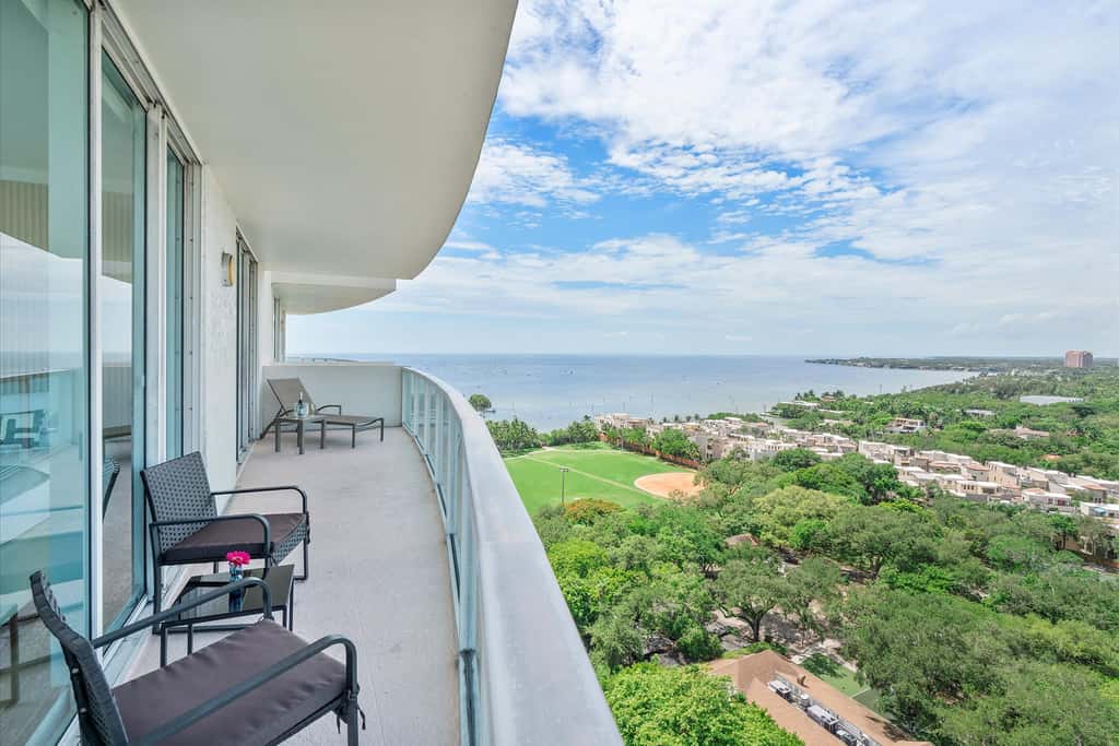 Panoramic View 1BR Apartment - Coconut Grove