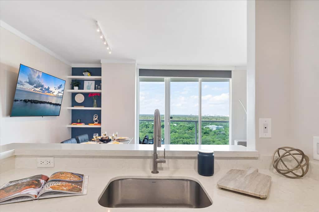 Panoramic View 1BR Apartment - Coconut Grove