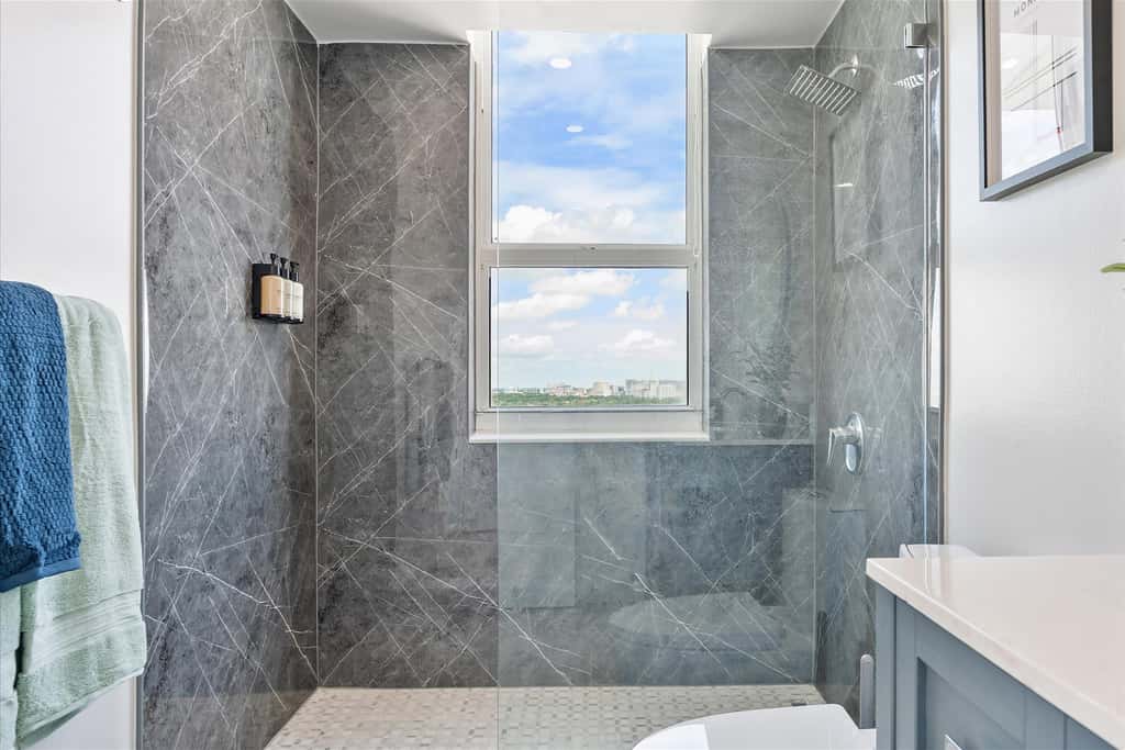 Panoramic View 1BR Apartment - Coconut Grove