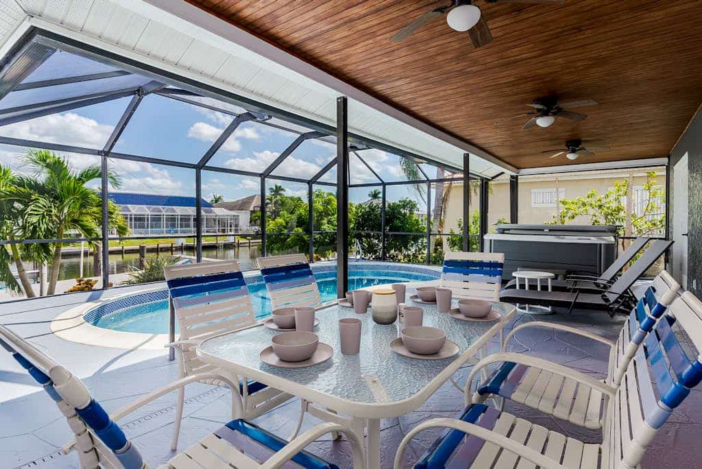 Gorgeous coastal dog friendly home with private pool/hot tub & dock