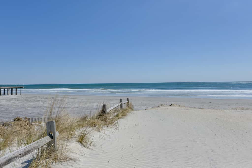 North Wildwood Condo w/ Pool, Walk to Boardwalk!