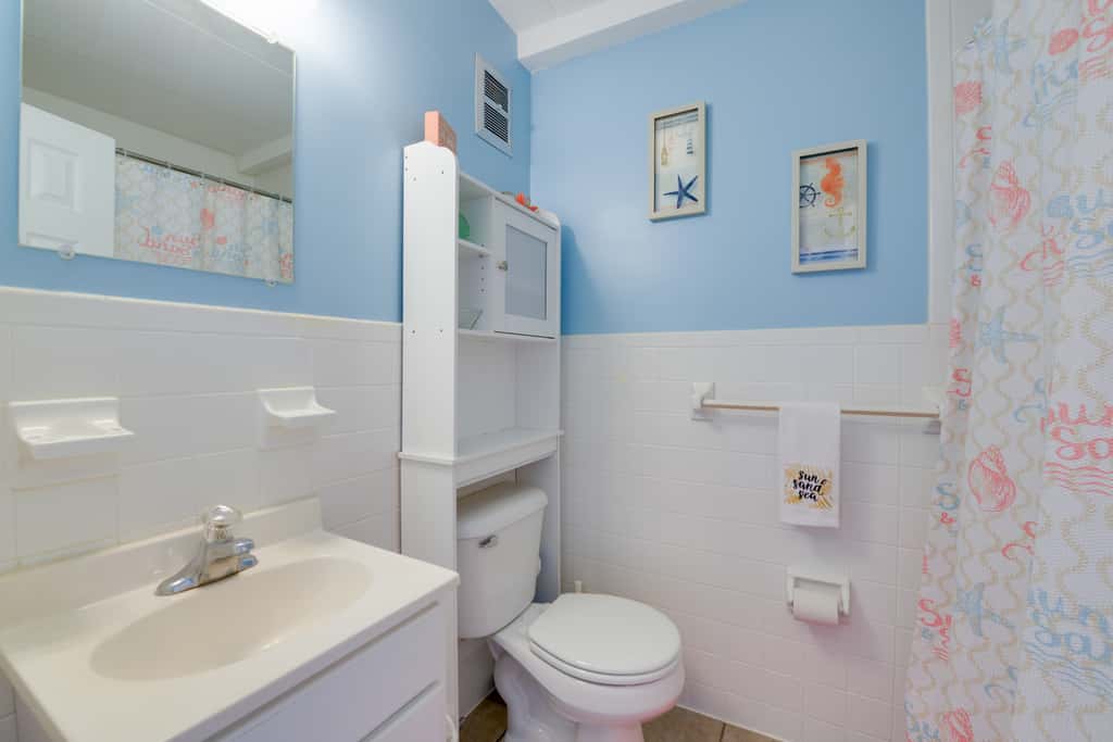 North Wildwood Condo w/ Pool, Walk to Boardwalk!